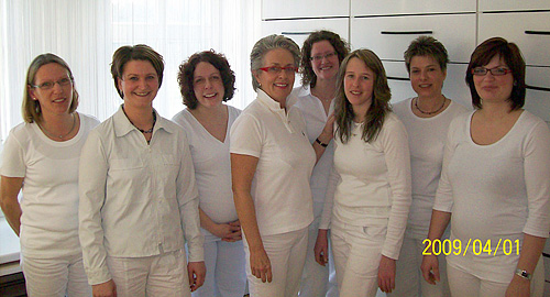 Augen&auml;rztin Dr. med. Christine Roberts und ihr Praxisteam