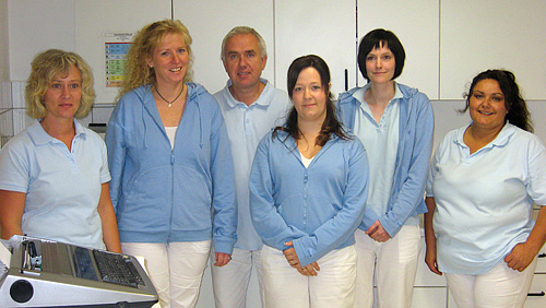 Urologe Jaroslaw Bukowski und sein Praxisteam